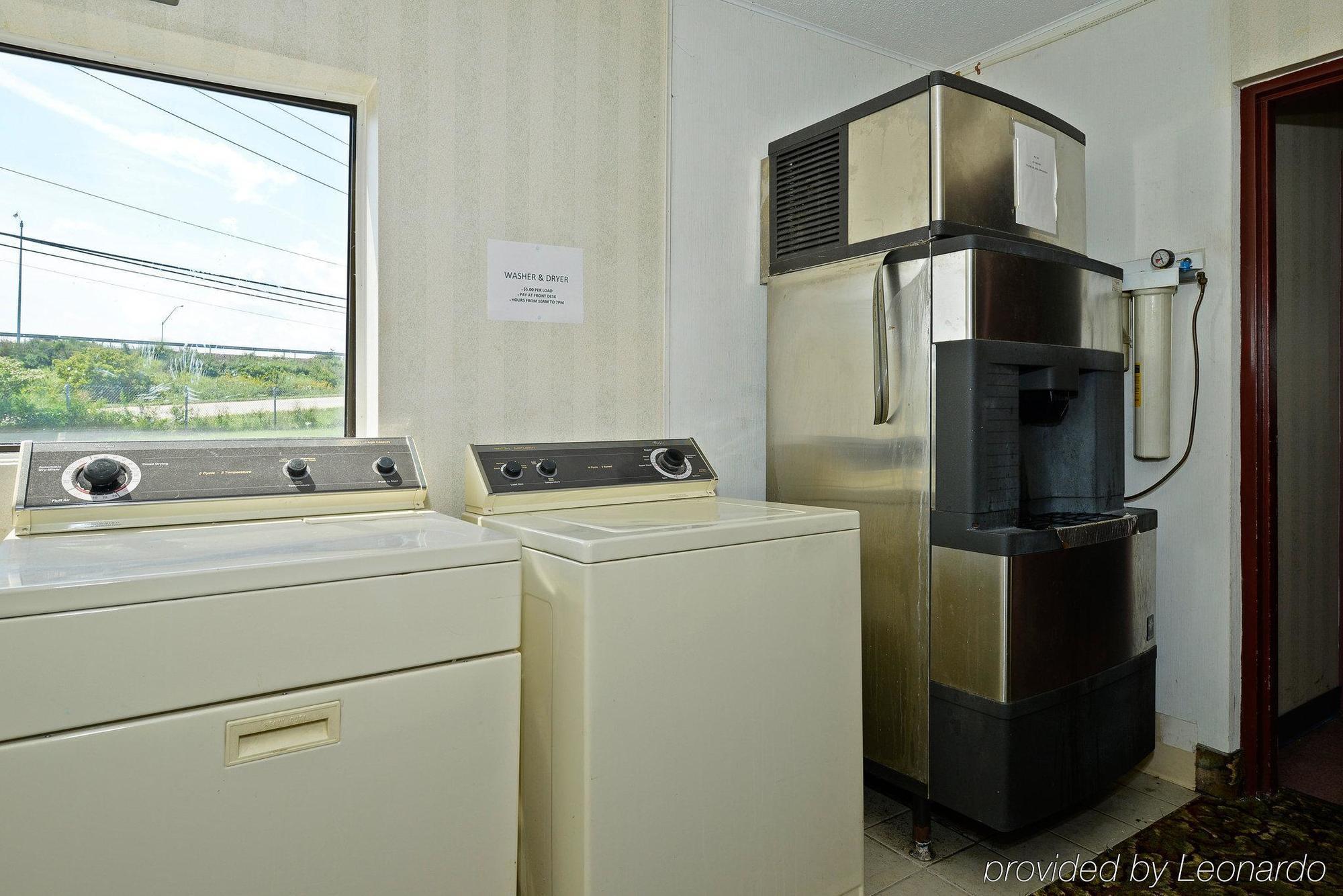 Red Roof Inn Allentown South Съоръжения снимка